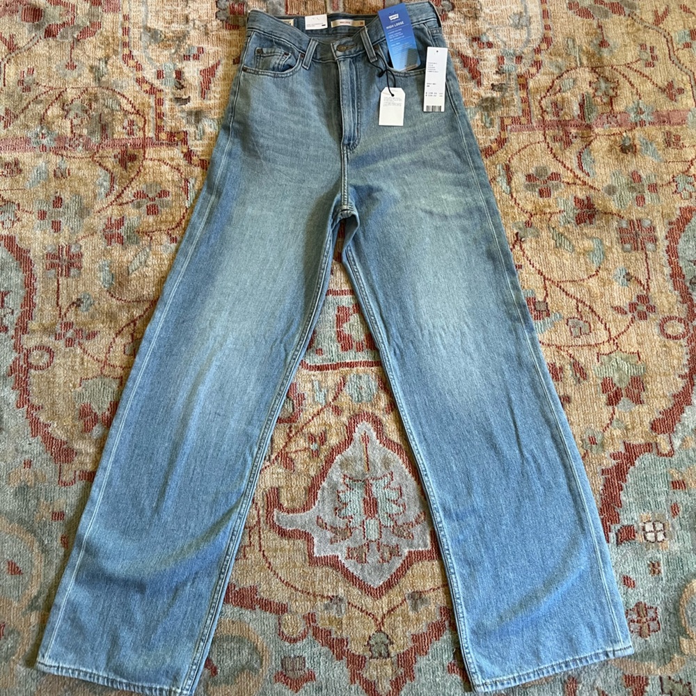 Levi’s High Loose Jeans - NWT